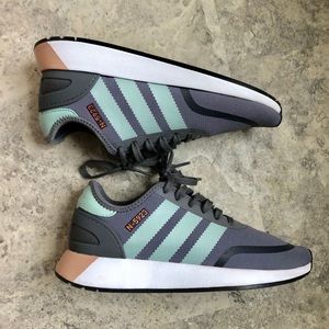 Adidas sneakers 9.5 Like new!!!!!